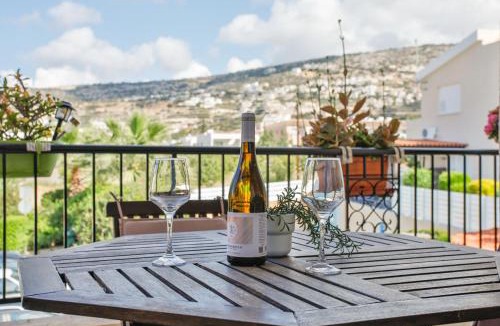 Peyia Town Apartment | The Marilouize Apartment