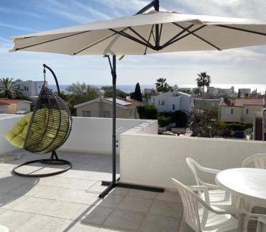 Chlorakas Apartment | 260 m to Beach, Sea&Sunset view terrasa