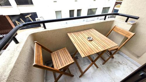 Larnaca City Centre Apartment | Luxurious 2BR Apartment in City Center with Internet
