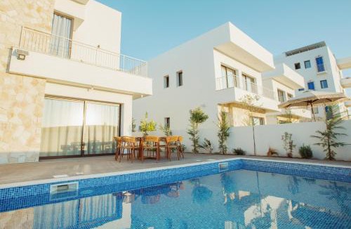 Oroklini Apartment | Larnaca LIV & CO Suites