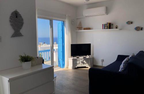 Chlorakas Apartment | Paphos - 2 Bed Apt, Amazing Sea Views, Pool, 15 Min Walk to Beach