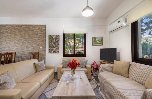 Trimiklini House | JP Pool House