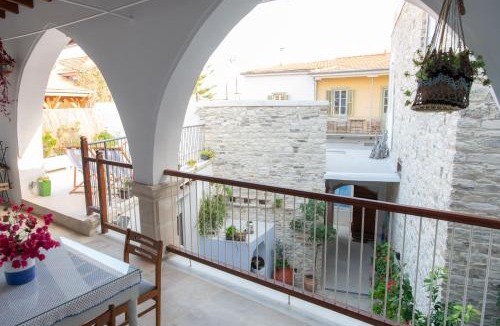 Pano Lefkara House | 7Kamares