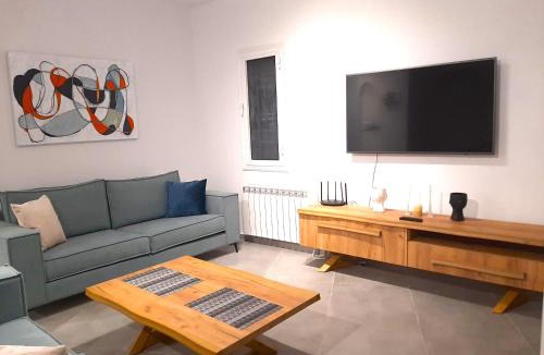 Universal House | H&O Poolside Maisonette at Paradise Gardens, Paphos