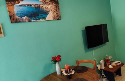 Pervolia House | Palm garden paradise