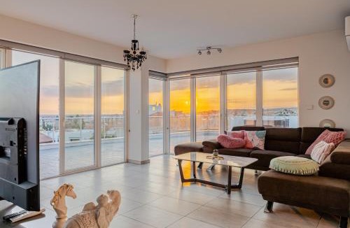 Agia Fyla Apartment | Sky villa penthouse with private outdoor hottub