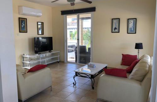 Ayia Thekla Villa | Villa Lola