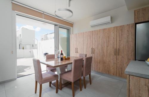 Kapparis Apartment | NEW 2Br Maisonette in Luxury Resort Pool Beach