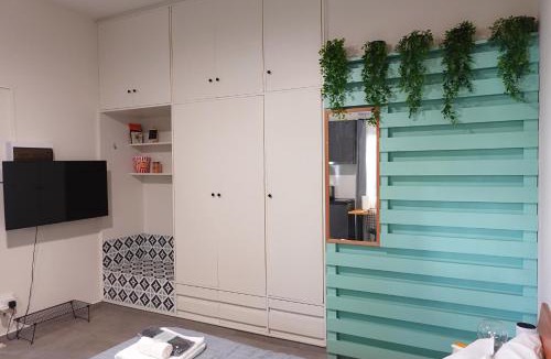 Lykabittos House | Under the Palms