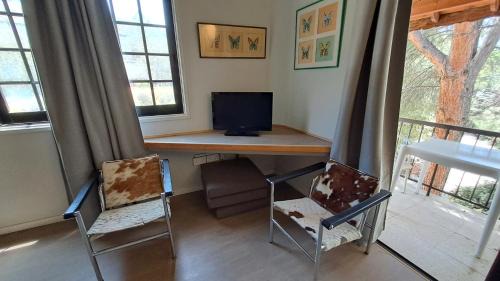 Vasa Koilaniou Apartment | Calming Mountain View Apt with Balcony & Free Parking near Kakopetria