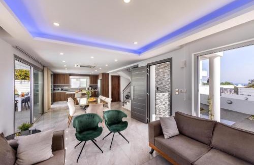 Protaras Villa | Fig Tree Bay Residences 3-Jacuzzi-Hotub -Pool