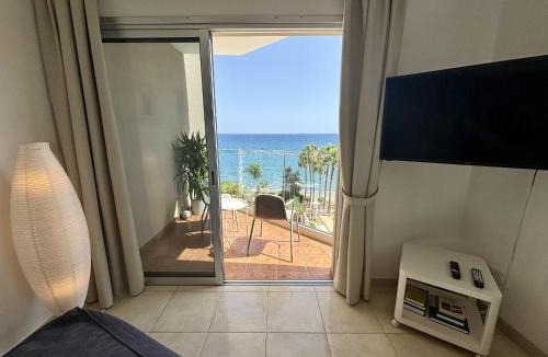 Agios Tychon Apartment | Helena Beach by TrulyCyprus