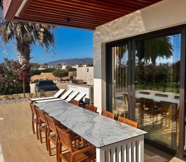 Argaka Villa | Santa Barbara Seafront villas w jacuzzi pool