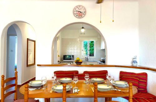 Chlorakas Villa | Mediterranean Cottage, Sea View, Great Location