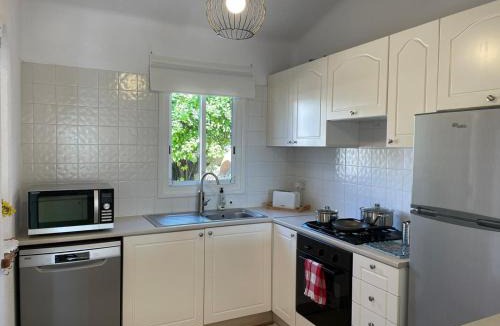 Chlorakas Villa | Mediterranean Cottage, Sea View, Great Location