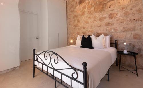 Emba Villa | Phaedrus Living Olive Grove Luxury Villa