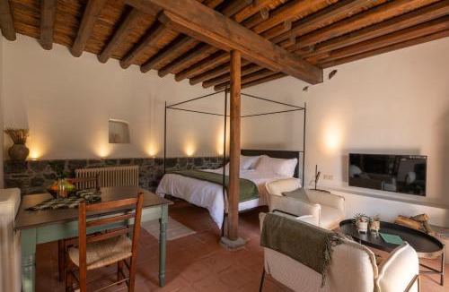 Treis Elies House | Casa Oliva Guesthouse