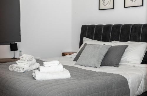 Old Town of Limassol Apartment | Molos Luxury Sea View Apartment