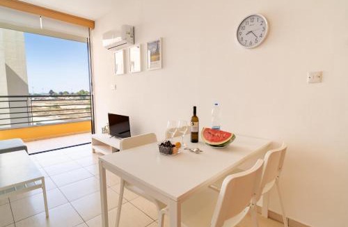 Skala Apartment | Mirabella Mackenzie 1 Bedroom Flat Near the Sea