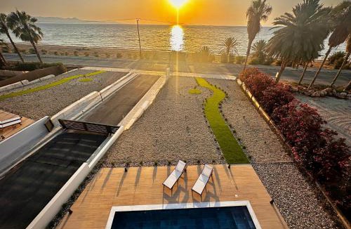 Argaka Villa | Santa Barbara Seafront villas w jacuzzi pool