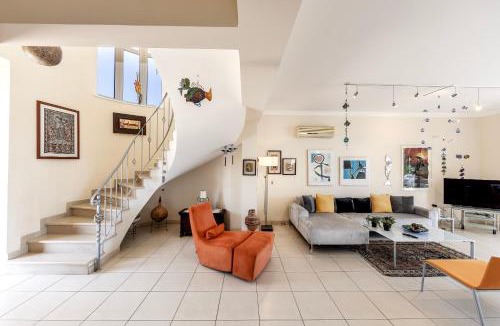 Pervolia Villa | Chelidonia Larnaca Seafront Villa