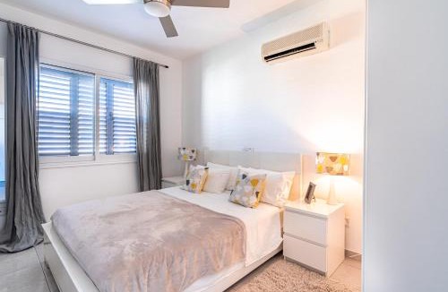 Universal Apartment | Summer Breeze holiday apartment with pool
