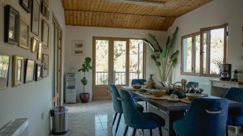 Politiko Villa | Mountain Retreat