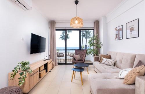 Larnaca City Centre Apartment | Quattro Beachfront Sea View Ap 206