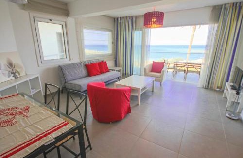 Kapparis Apartment | Beachfront Trident