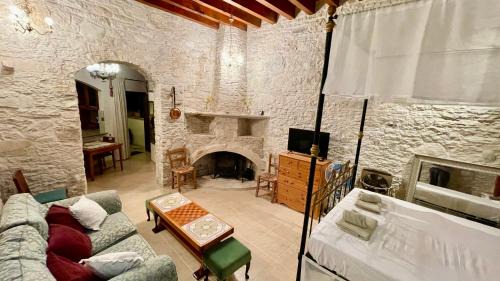 Dhoros House | Juliet Suite by TrulyCyprus