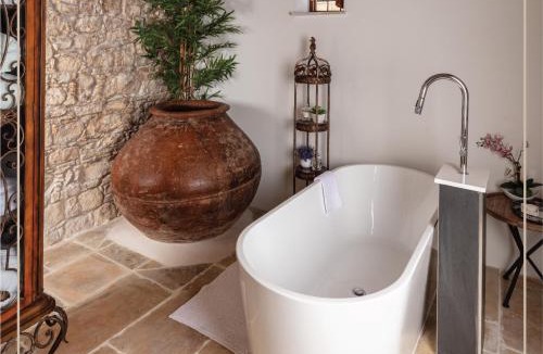 Mesana House | Melissothea Stone Suites