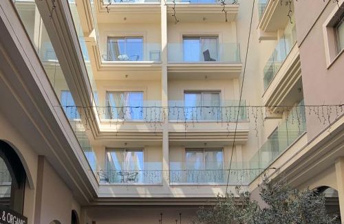 Larnaca City Centre Apartment | Central 1 Bedroom Flat near Finikoudes Beach
