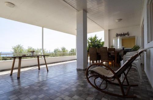 Agios Theodoros House | Captivating 2-Bed House