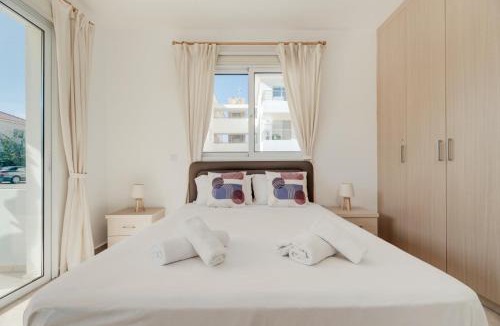 Kapparis Apartment | Cozy 2 Bedroom Family Apartment with Pool