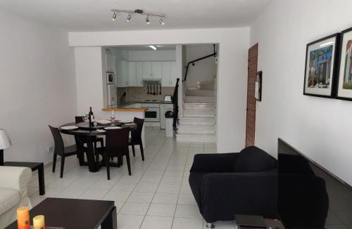 Polis House | Cyprus-2 bedrooms both ensuite pool patios wifi