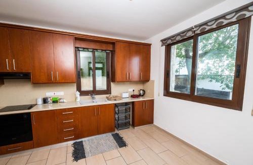 Stroumpi House | Anesis House