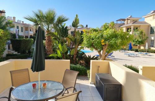 Polis House | Cyprus 2 beds ensuite pool patio wifi parking