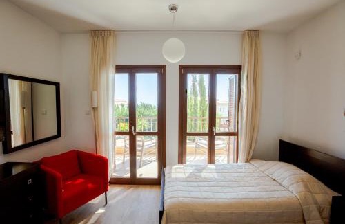 Aphrodite Hills Villa | Luxury Central Villa AJ04 with Private Heated Pool & Jacuzzi, Services Inc, Aphrodite Hills Resort