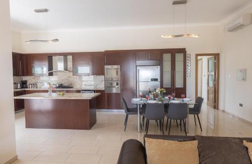 Paralimni Villa | Protaras Holiday Villa Pa7 Private 7 Bedroom villa