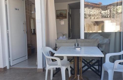 Latsi Apartment | EMILIA 10 STUDIO