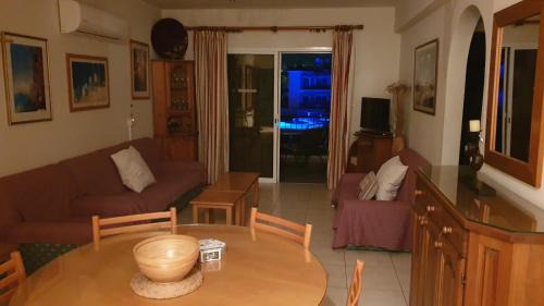 Universal Apartment | Sirena Sunrise Apartment 125