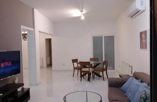 Limassol Apartment | Zelea Deluxe Apartment (BREAKBOOKING CY)