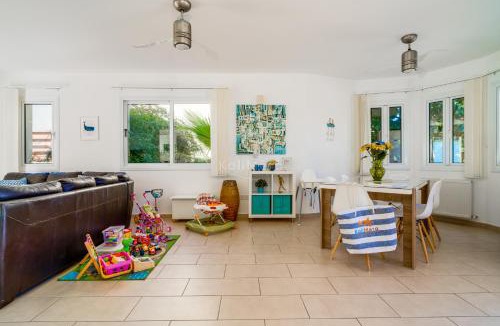 Pernera Villa | Villa Emily