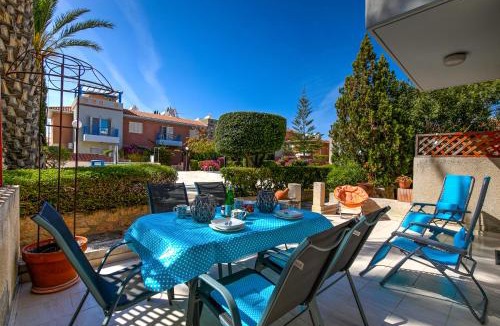 Universal Villa | Antonia's Palace Rooftop Jacuzzi Stunning View