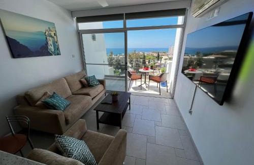 Limassol Apartment | Green Door Getaway