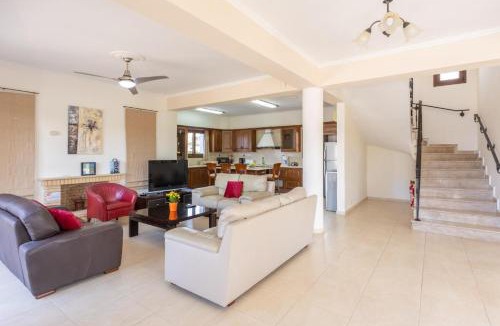 Argaka Villa | Villa Dora
