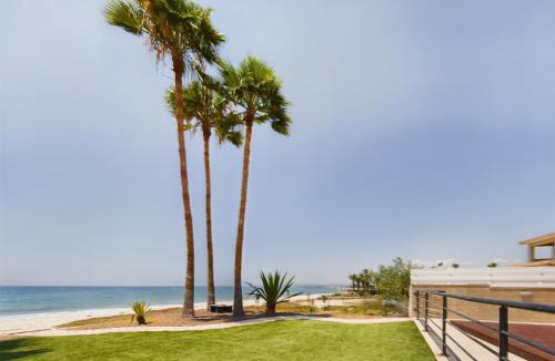 Pervolia Villa | Fabulous beach front house with pool