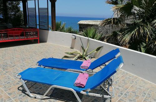 Pomos House | Shambala Beach House-where mountains meet the sea