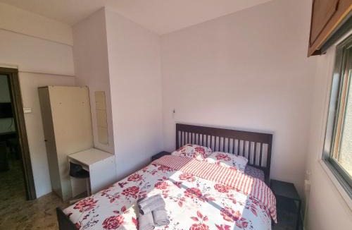 Larnaca House | Luxury City Rooms - Smart TV with Netflix