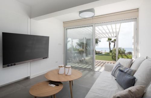 Pervolia House | The MedView Garden House